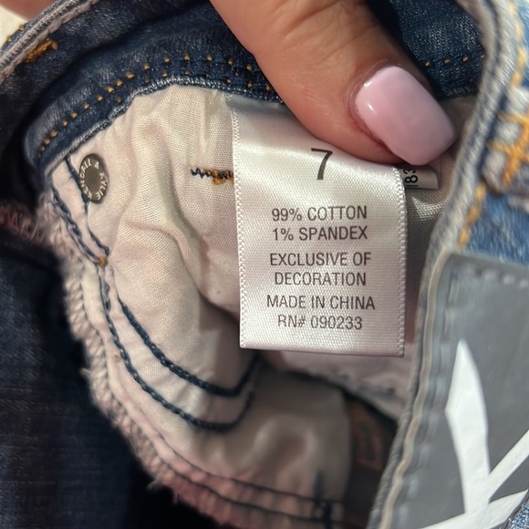 Kendall and Kylie shorts size 7 - Picture 5 of 6